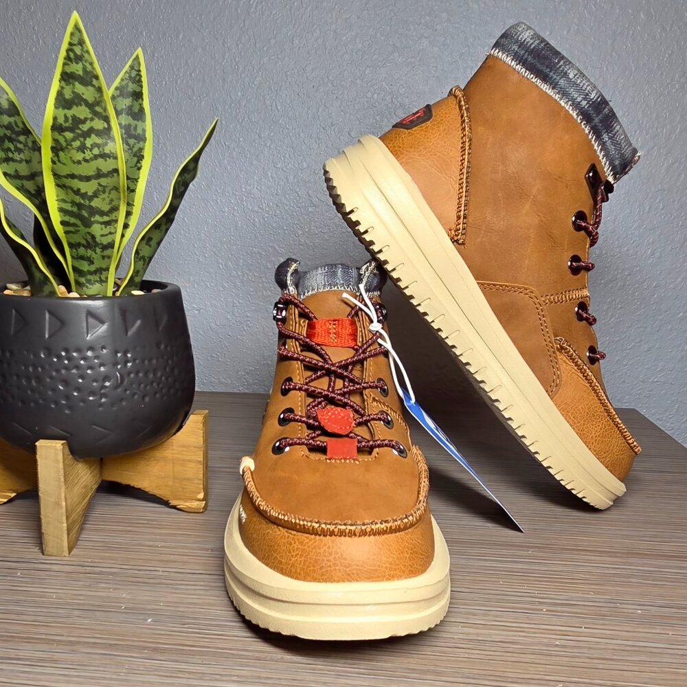 NEW!!! Hey Dude Bradley Y Classic Cognac Brown Boot – Size J1 (Youth)